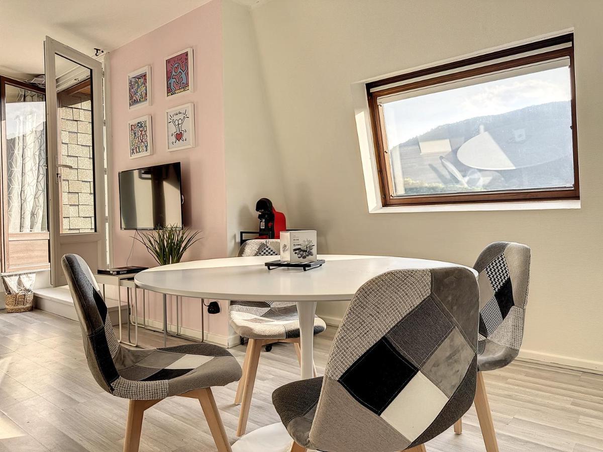 Charmant Appartement Avec Terrasse Parking Ispagnac Eksteriør bilde