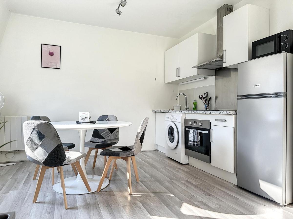 Charmant Appartement Avec Terrasse Parking Ispagnac Eksteriør bilde