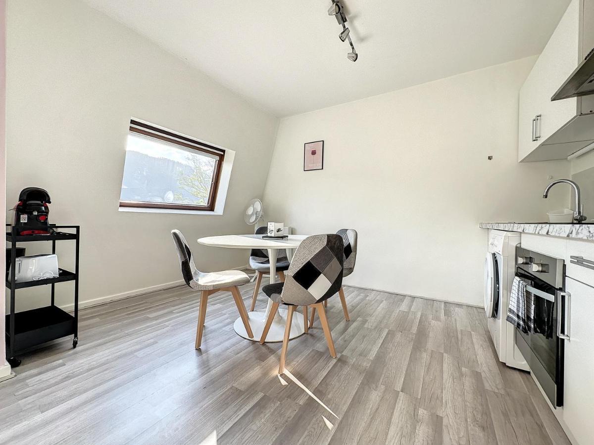 Charmant Appartement Avec Terrasse Parking Ispagnac Eksteriør bilde